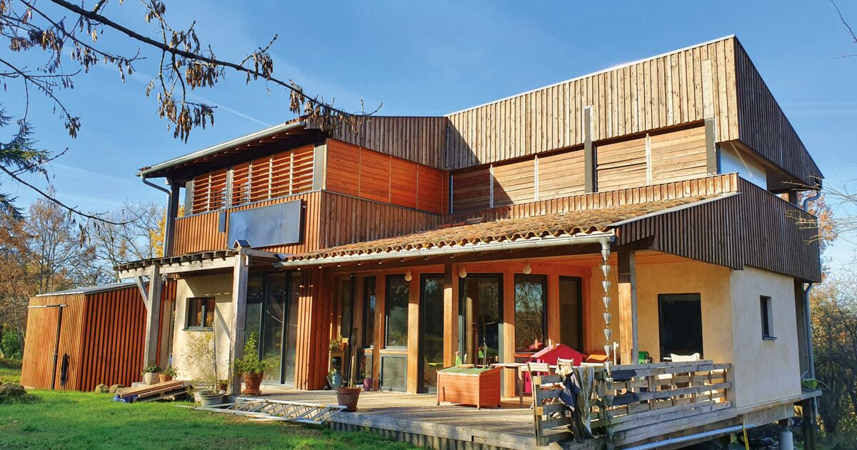 Leur maison tourne autour du soleil